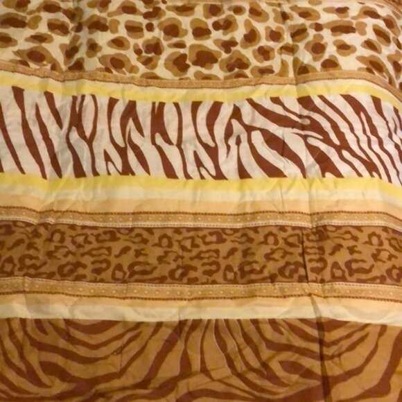 FULL/ QUEEN QUILT BEDDING - Picture 4 of 4